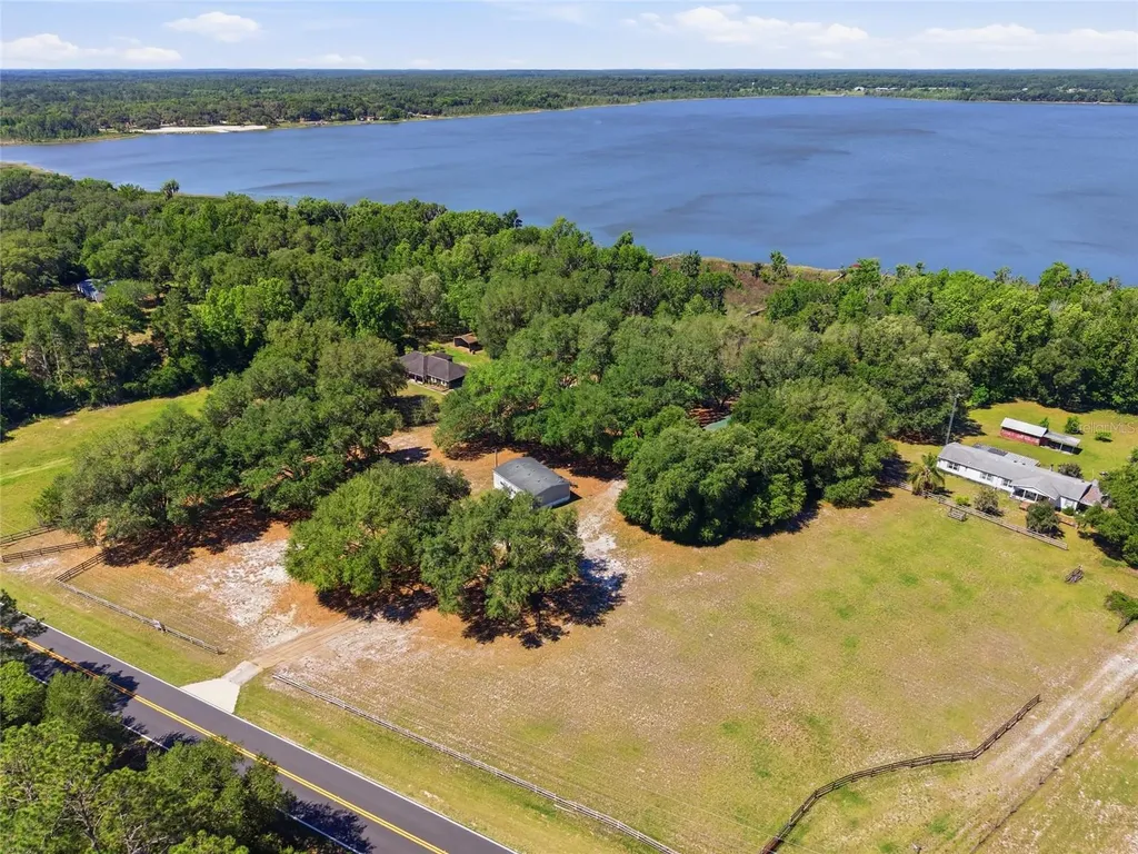 3980 SE 183rd Avenue Road Ocklawaha FL 32179