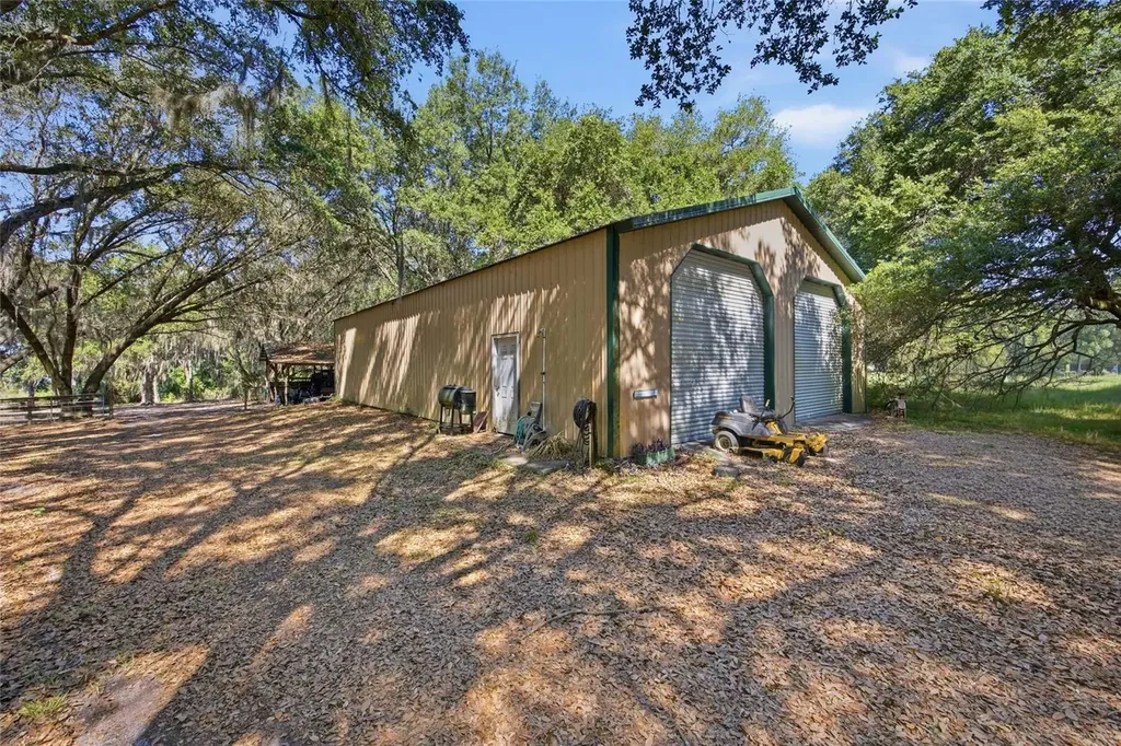 3980 SE 183rd Avenue Road Ocklawaha FL 32179