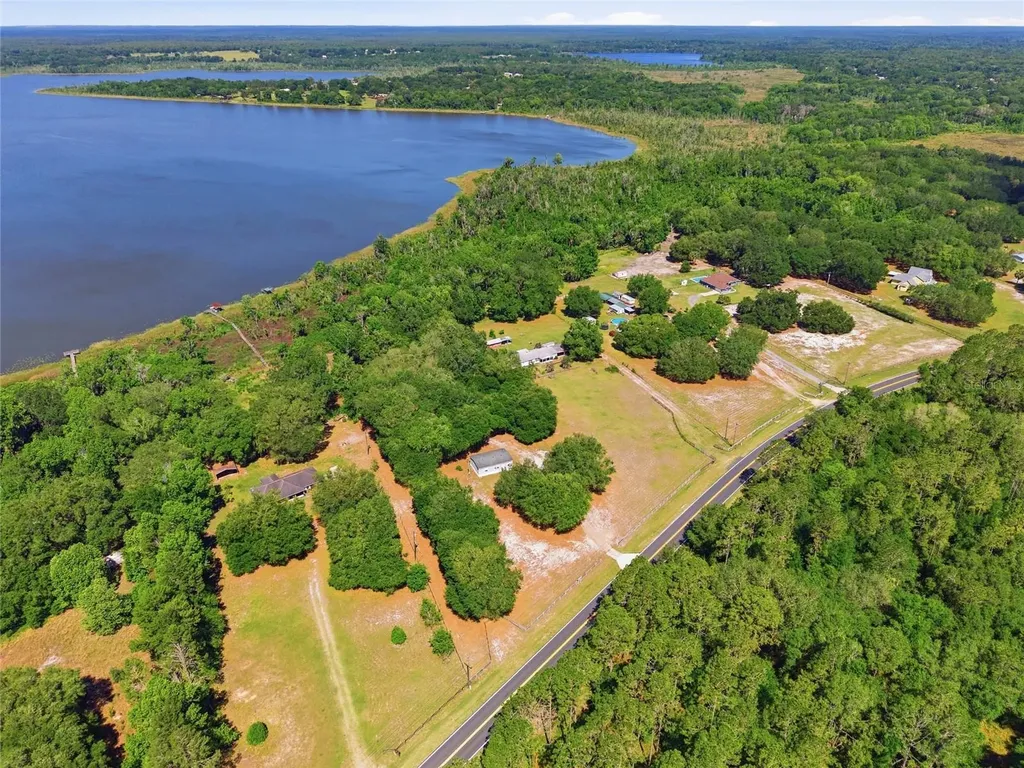 3980 SE 183rd Avenue Road Ocklawaha FL 32179