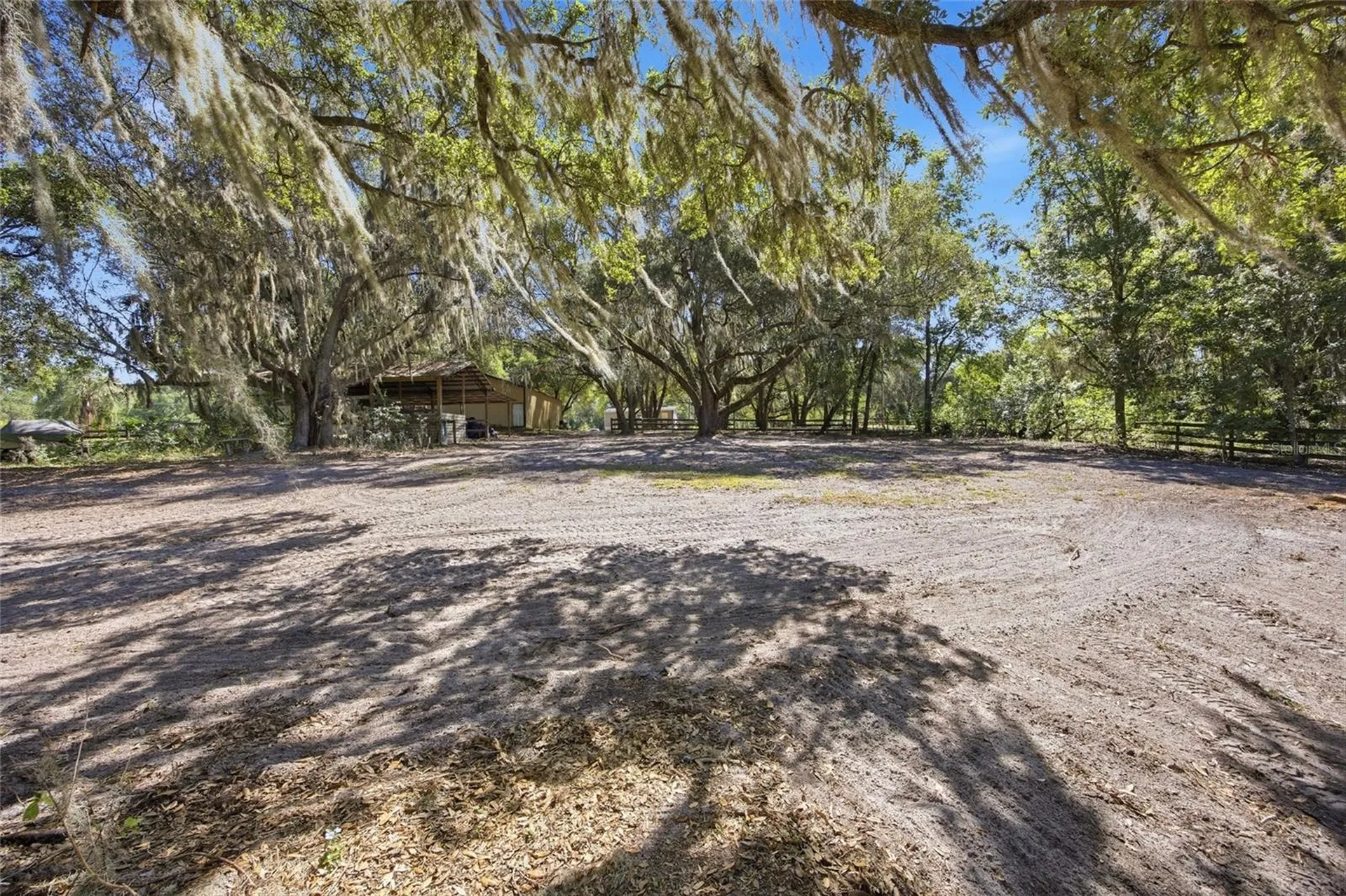 3980 SE 183rd Avenue Road Ocklawaha FL 32179