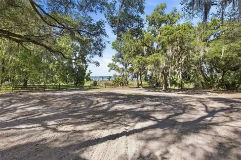 3980 SE 183rd Avenue Road Ocklawaha FL 32179