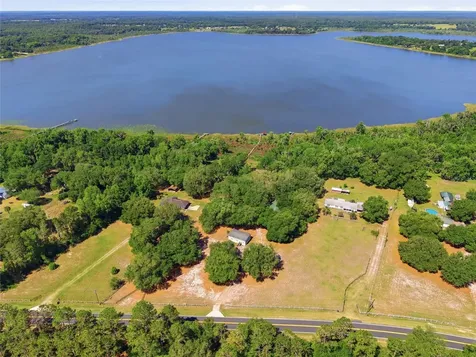 3980 SE 183rd Avenue Road Ocklawaha FL 32179