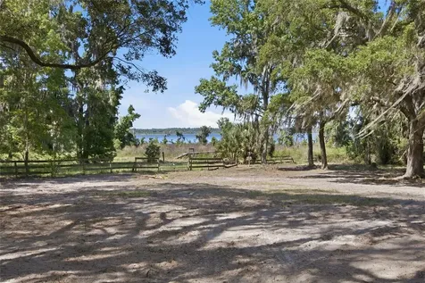 3980 SE 183rd Avenue Road Ocklawaha FL 32179