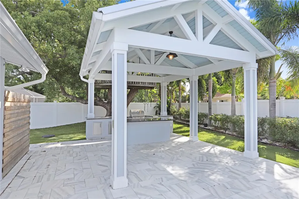 8404 Blackstone Court Tampa FL 33615