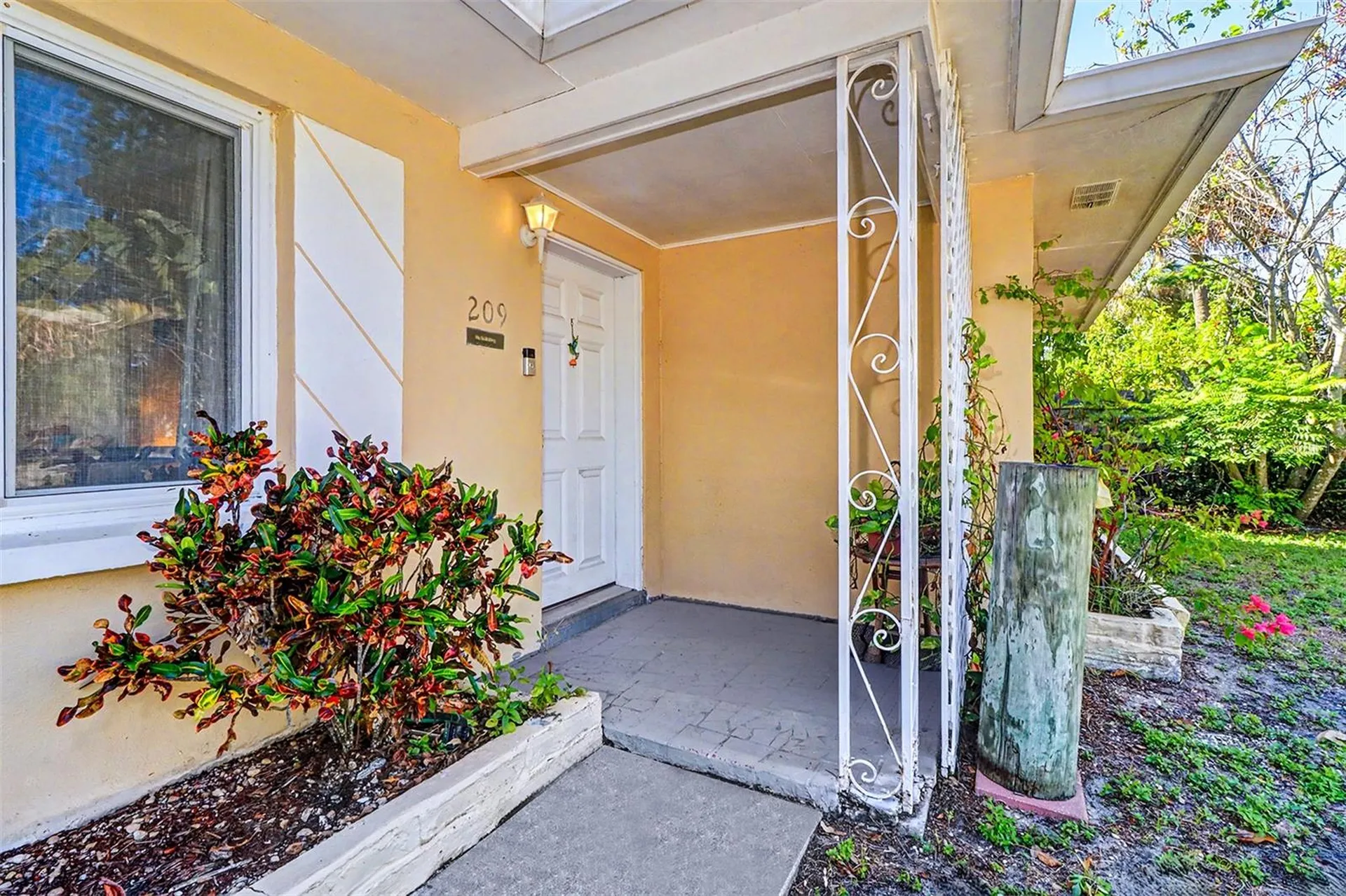 209 S Aurora Avenue Clearwater FL 33765