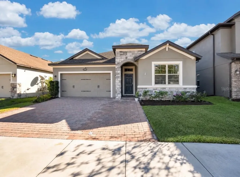 5160 Appenine Loop E St Cloud FL 34771