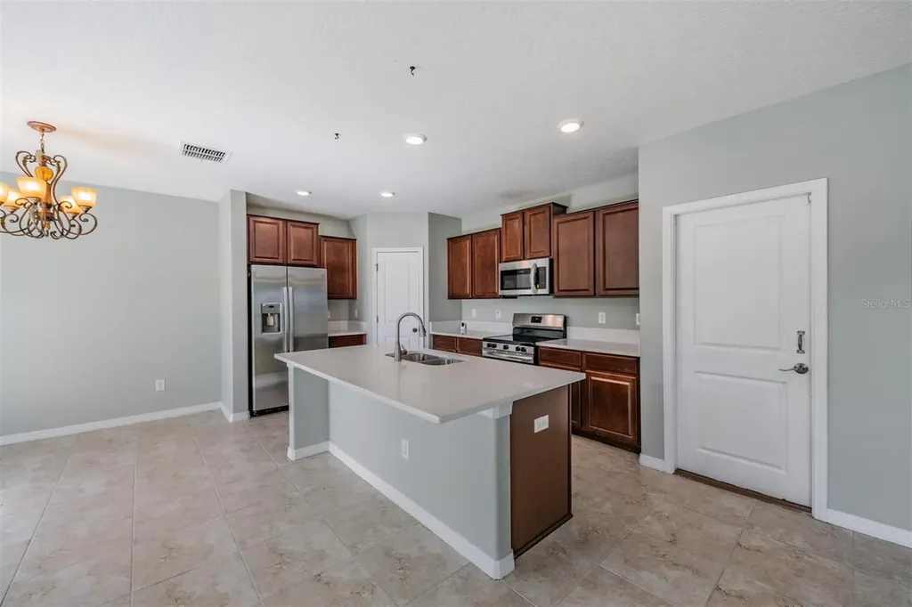 253 Cascade Bend Drive Ruskin FL 33570