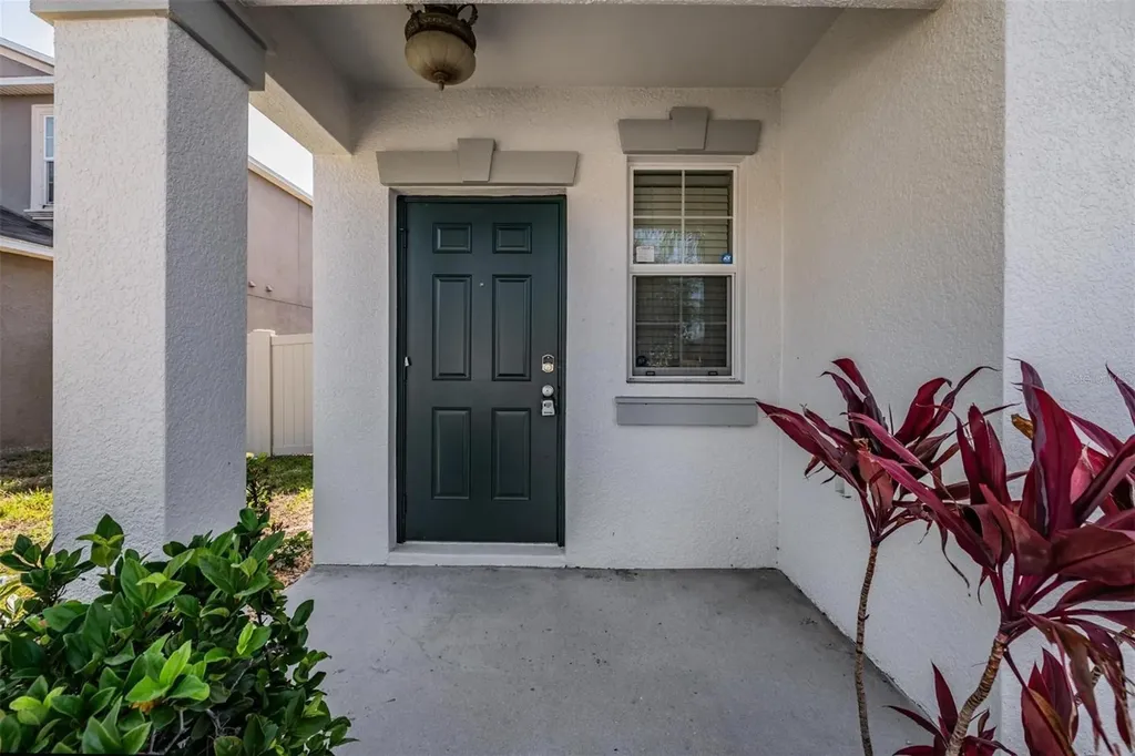 253 Cascade Bend Drive Ruskin FL 33570
