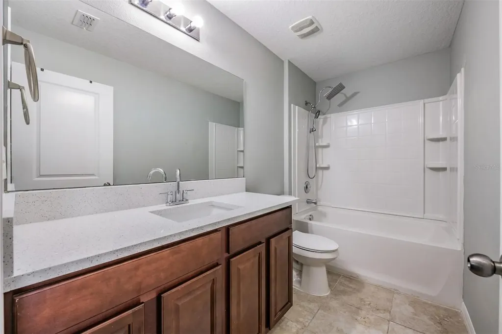 253 Cascade Bend Drive Ruskin FL 33570
