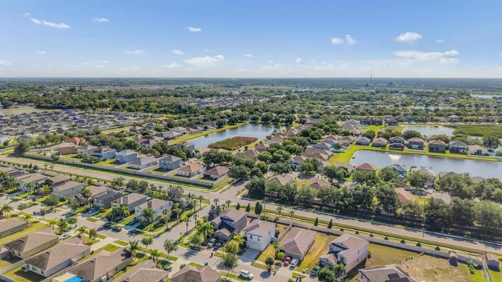 253 Cascade Bend Drive Ruskin FL 33570