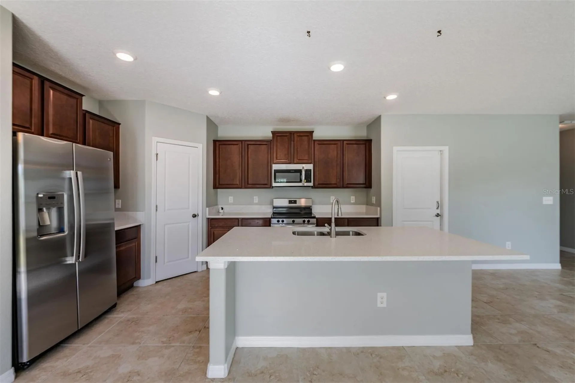 253 Cascade Bend Drive Ruskin FL 33570
