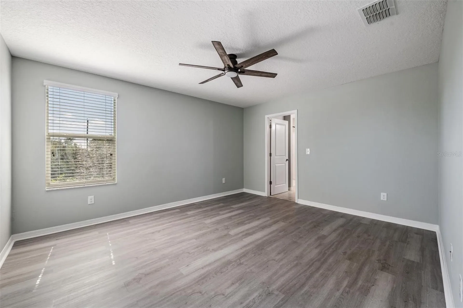 253 Cascade Bend Drive Ruskin FL 33570
