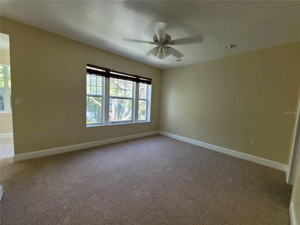 260 15th Avenue NE St Petersburg FL 33704