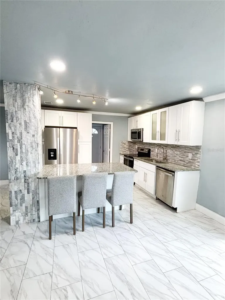 3427 16th Avenue S St Petersburg FL 33711