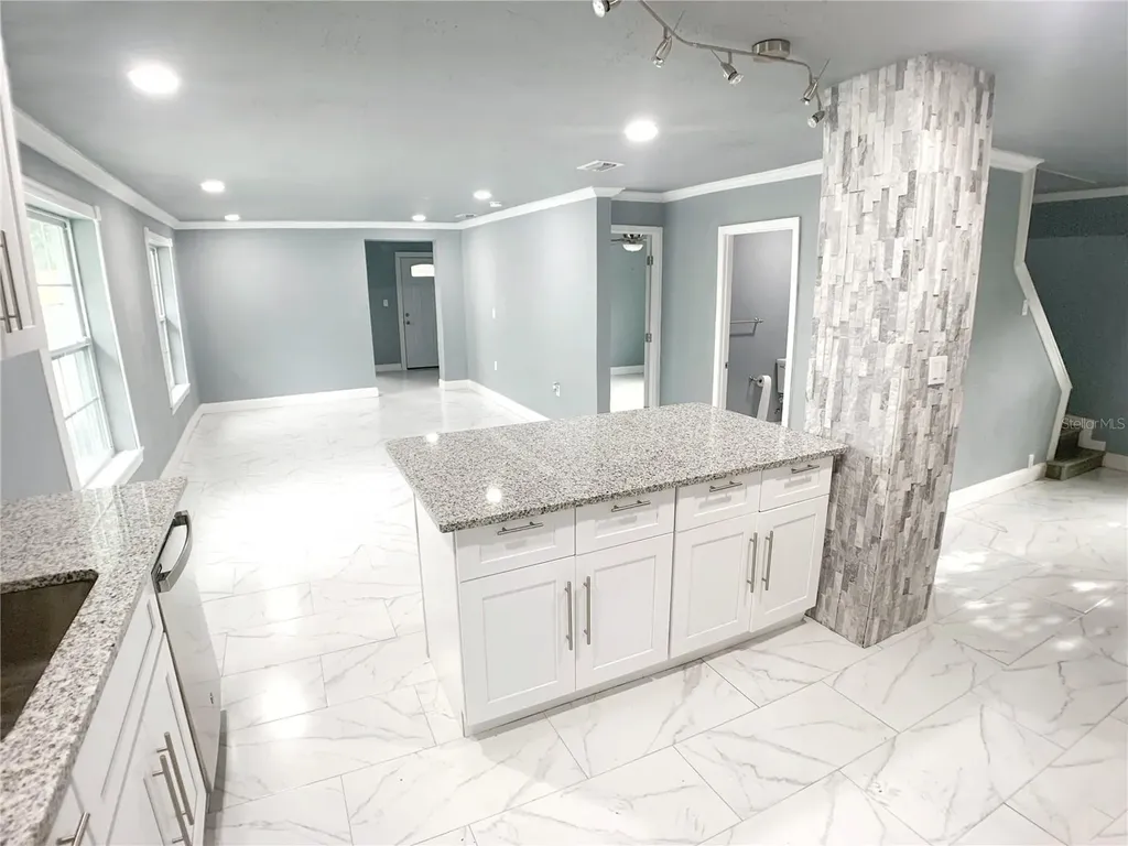 3427 16th Avenue S St Petersburg FL 33711