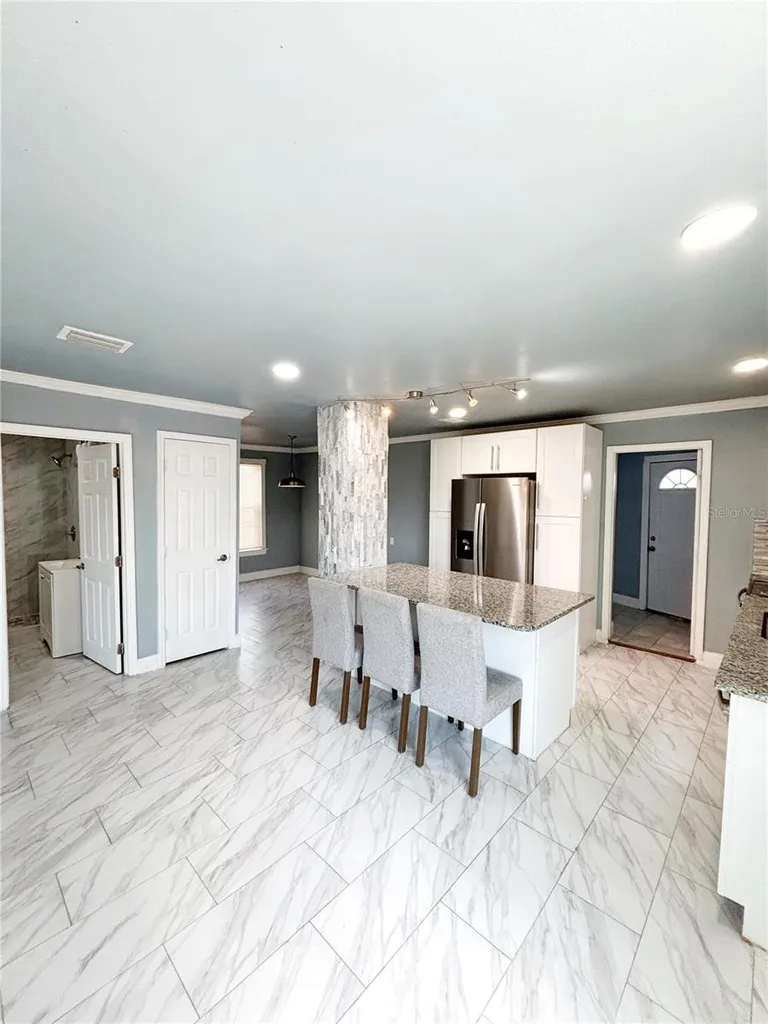 3427 16th Avenue S St Petersburg FL 33711