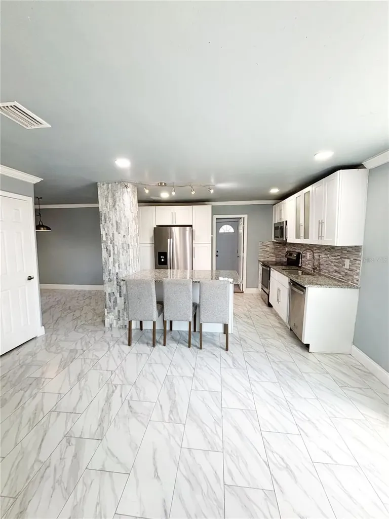 3427 16th Avenue S St Petersburg FL 33711