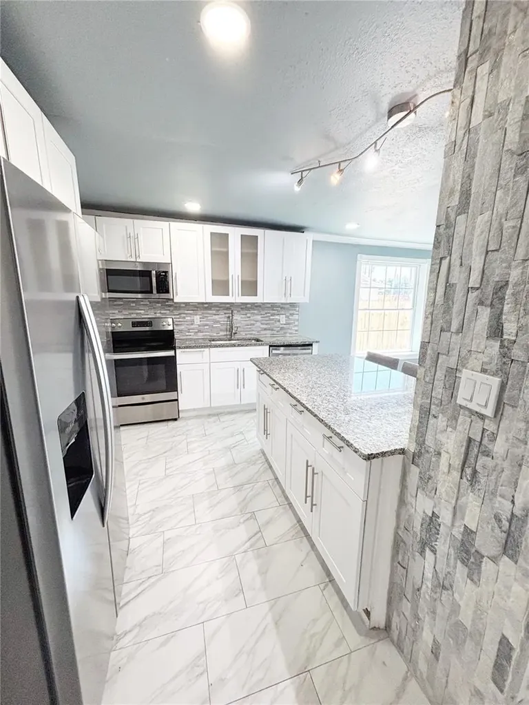 3427 16th Avenue S St Petersburg FL 33711