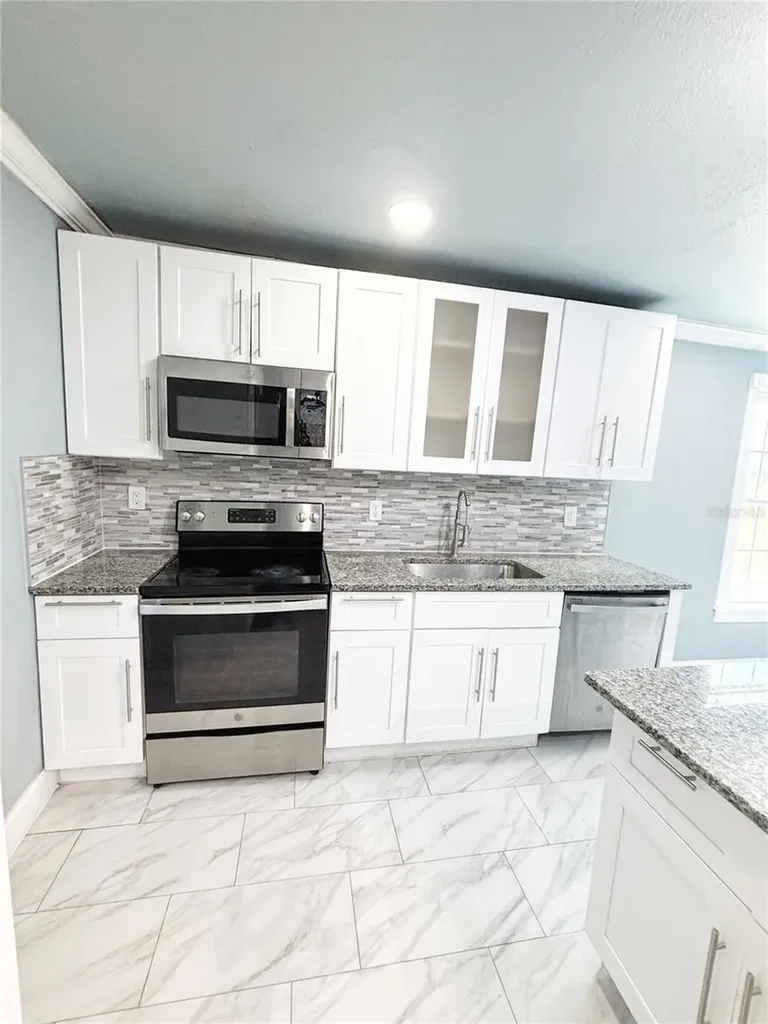 3427 16th Avenue S St Petersburg FL 33711