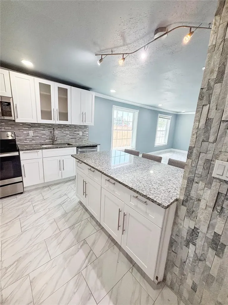 3427 16th Avenue S St Petersburg FL 33711