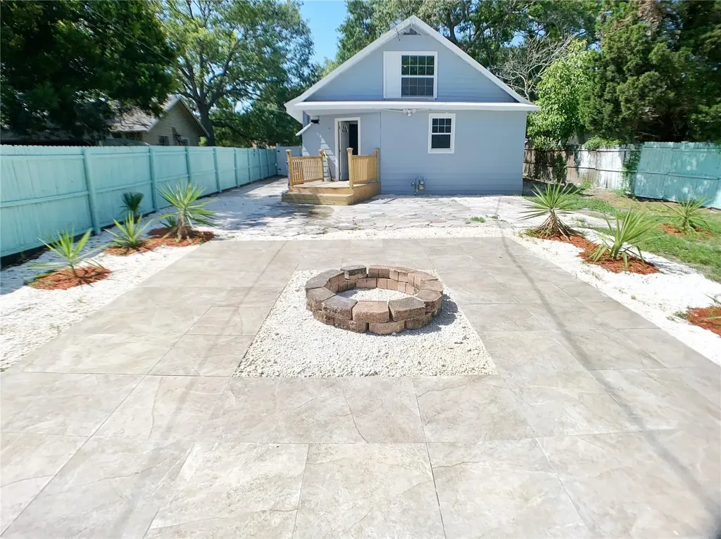 3427 16th Avenue S St Petersburg FL 33711