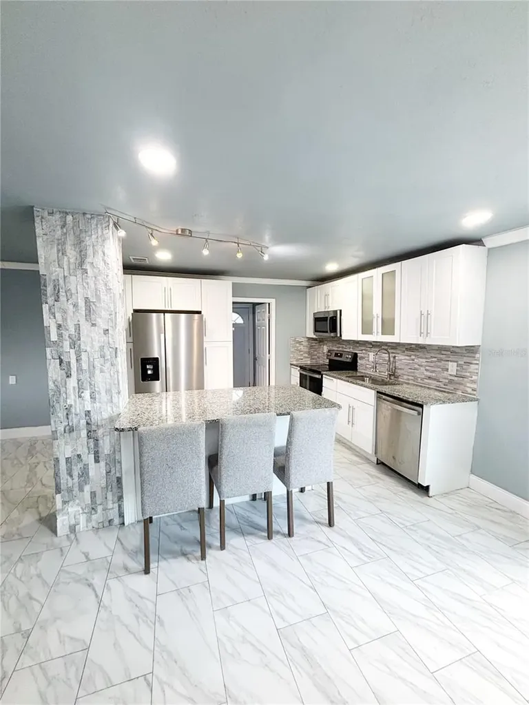 3427 16th Avenue S St Petersburg FL 33711