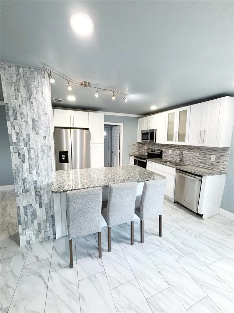 3427 16th Avenue S St Petersburg FL 33711