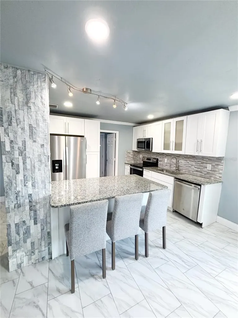 3427 16th Avenue S St Petersburg FL 33711