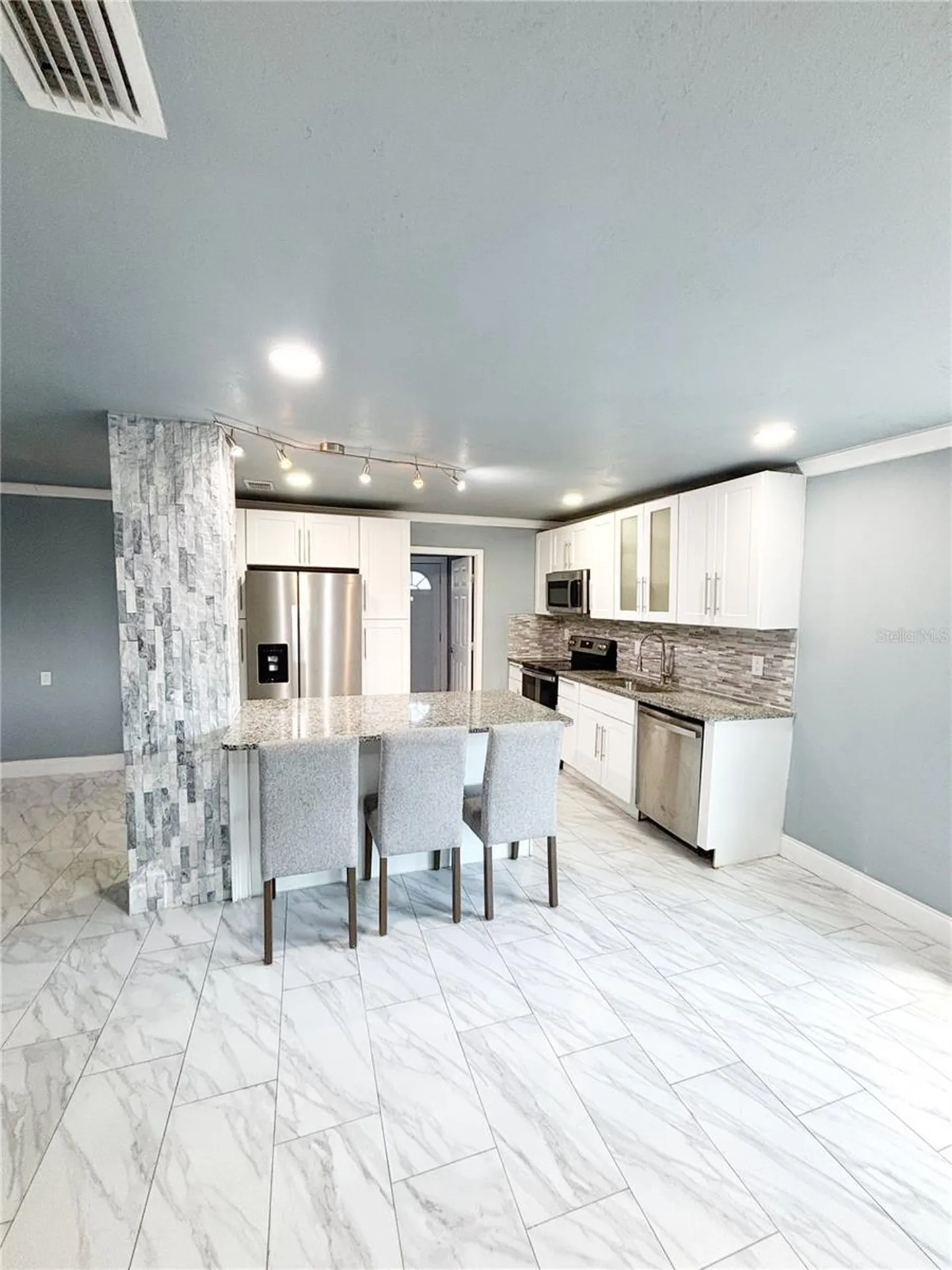 3427 16th Avenue S St Petersburg FL 33711