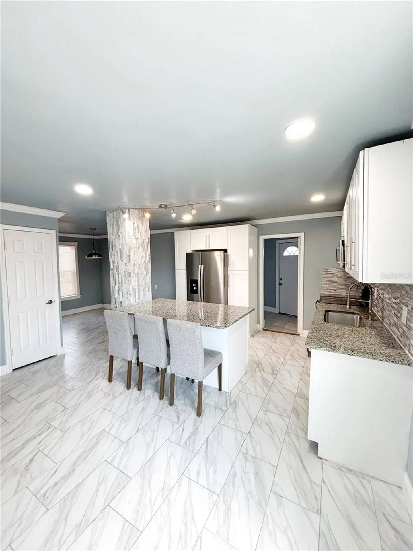 3427 16th Avenue S St Petersburg FL 33711