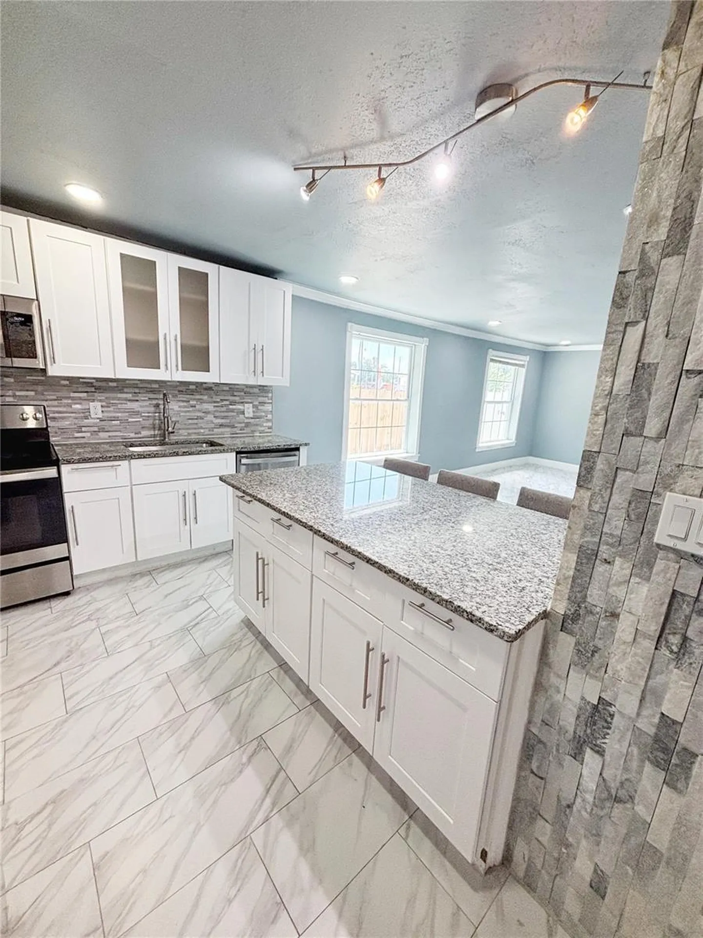3427 16th Avenue S St Petersburg FL 33711