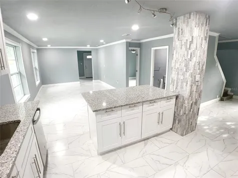 3427 16th Avenue S St Petersburg FL 33711
