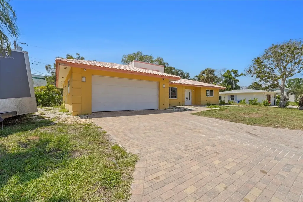 1613 Idle Lane Sarasota FL 34231