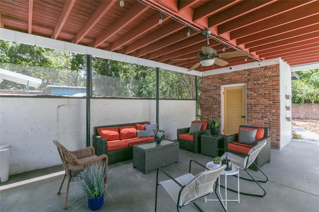1219 E Flora Street Tampa FL 33604