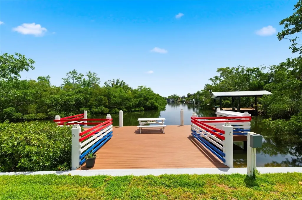 3325 W Shell Point Road Ruskin FL 33570