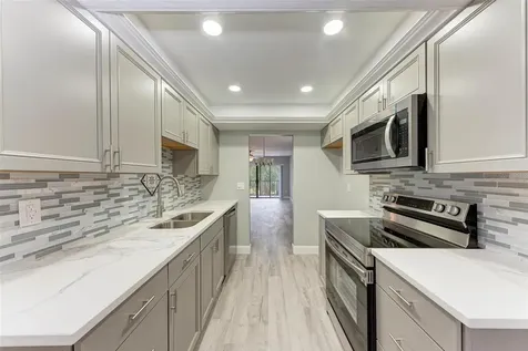 515 30th Avenue W Bradenton FL 34205