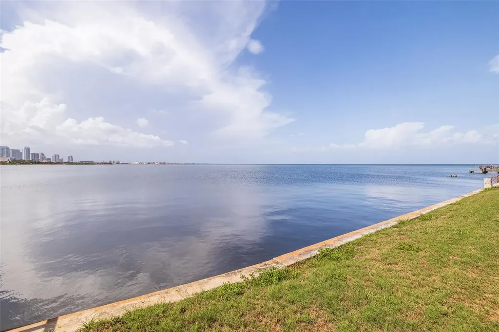 353 22nd Avenue SE St Petersburg FL 33705