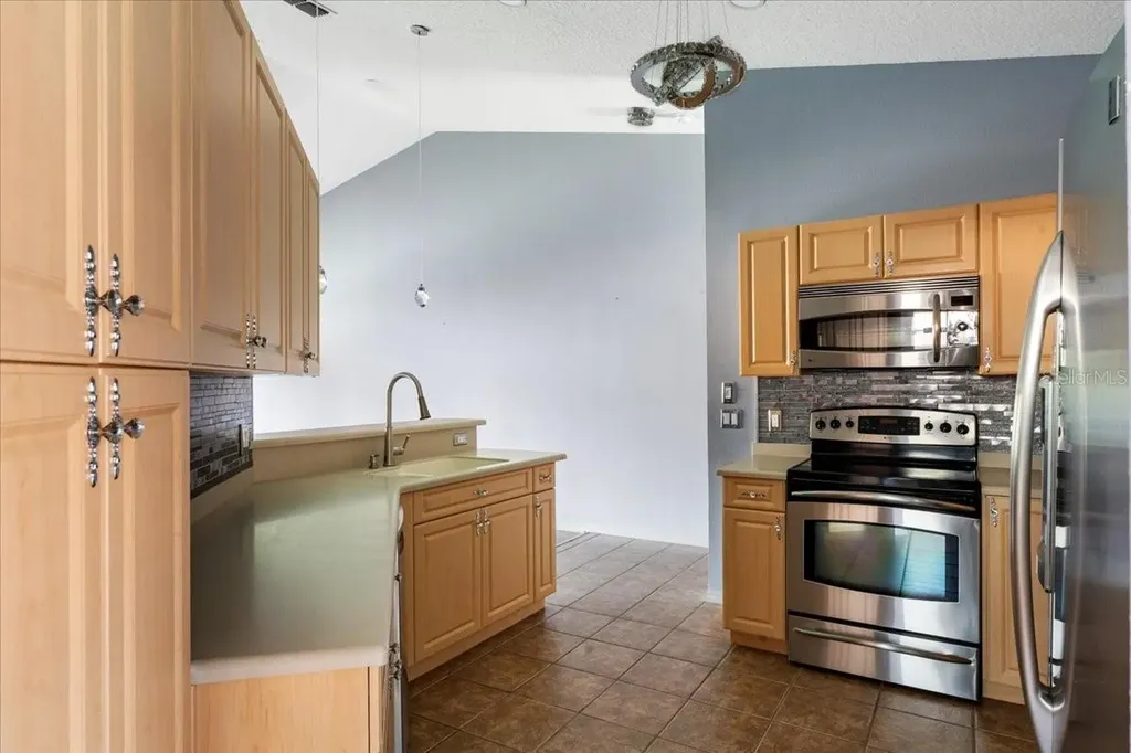 5336 Edgewater Way Oxford FL 34484