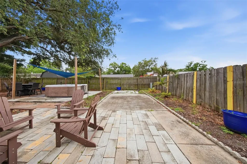 7976 Shadow Run Drive Largo FL 33773