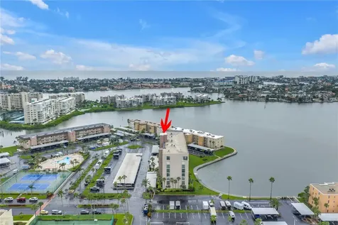 7700 Sun Island Drive S South Pasadena FL 33707