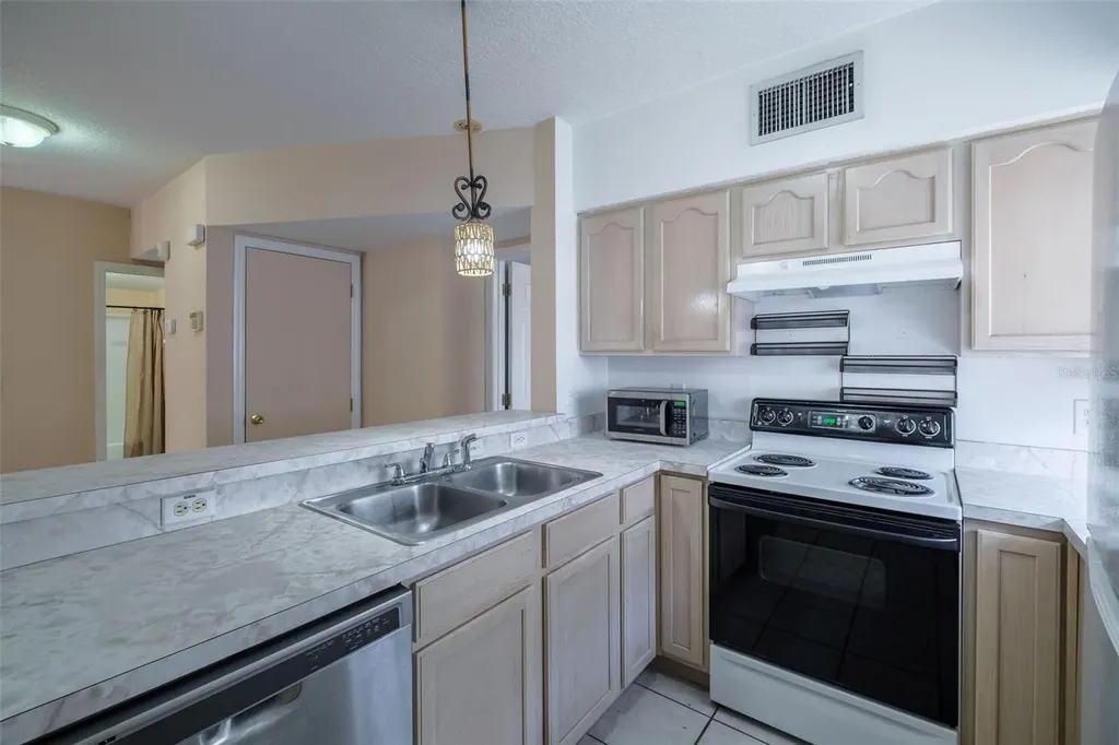 2805 E Washington Street Orlando FL 32803