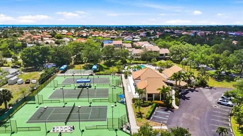 216 Carriage House Lane Nokomis FL 34275