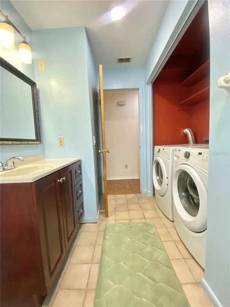 2501 18th Avenue S St Petersburg FL 33712