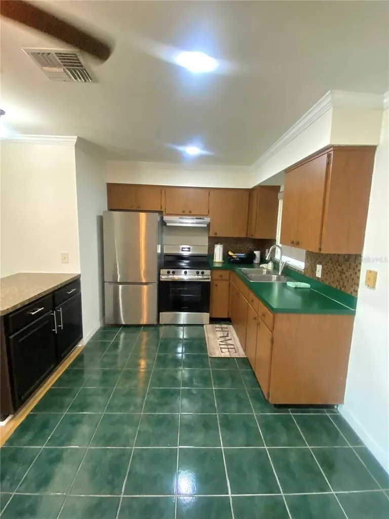 2501 18th Avenue S St Petersburg FL 33712