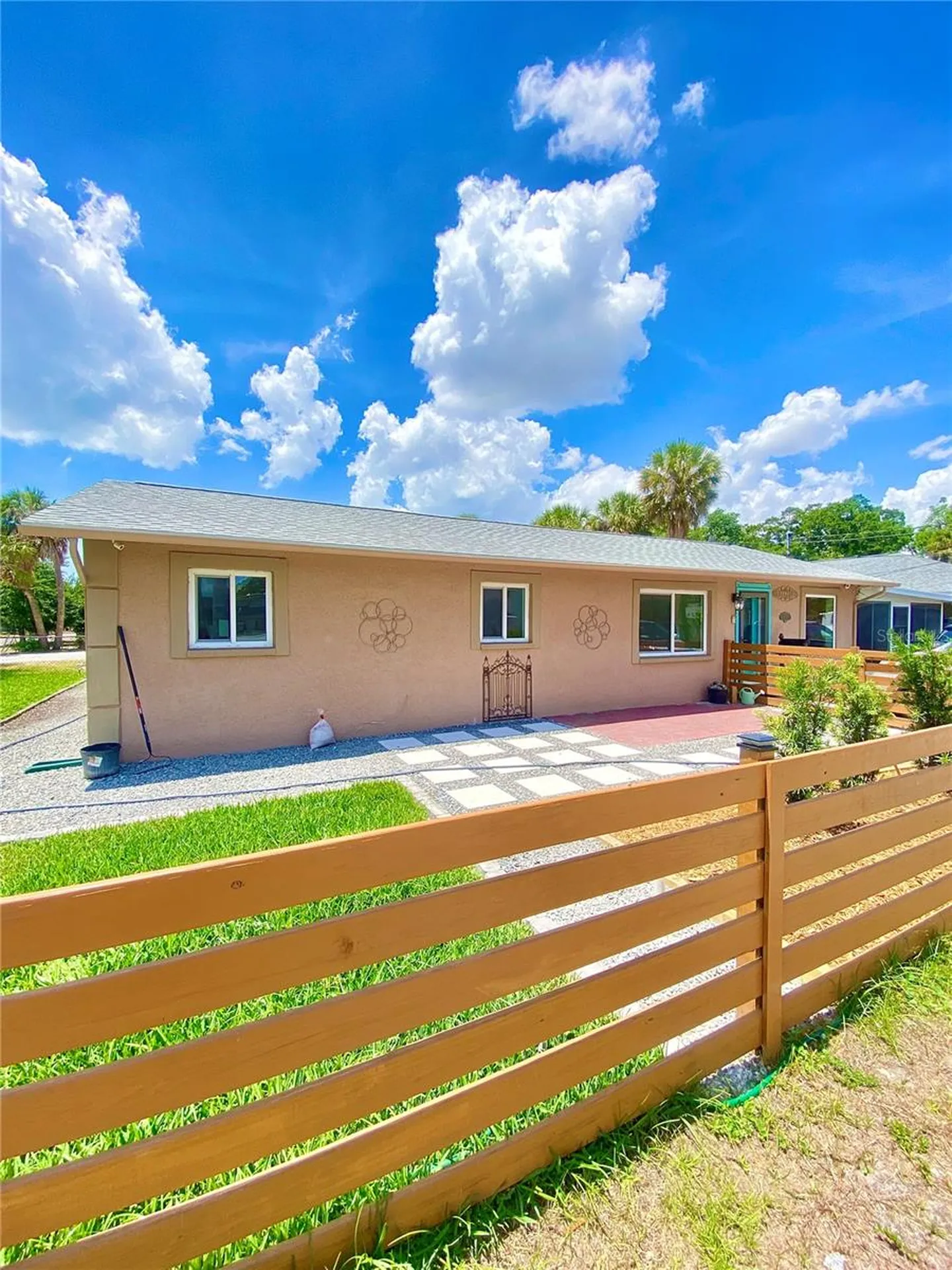 2501 18th Avenue S St Petersburg FL 33712