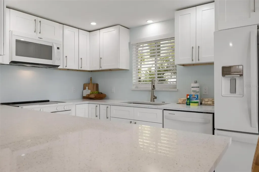 118 9th Street N Bradenton Beach FL 34217