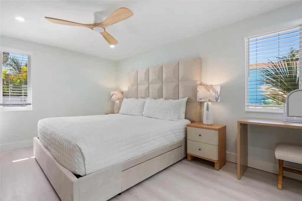 118 9th Street N Bradenton Beach FL 34217