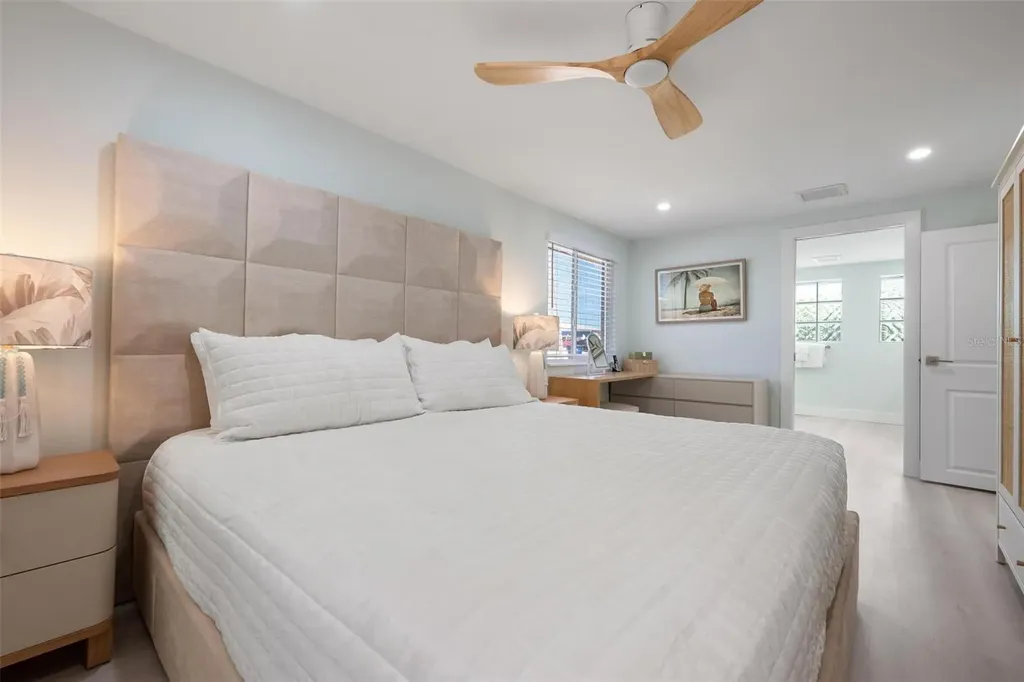 118 9th Street N Bradenton Beach FL 34217