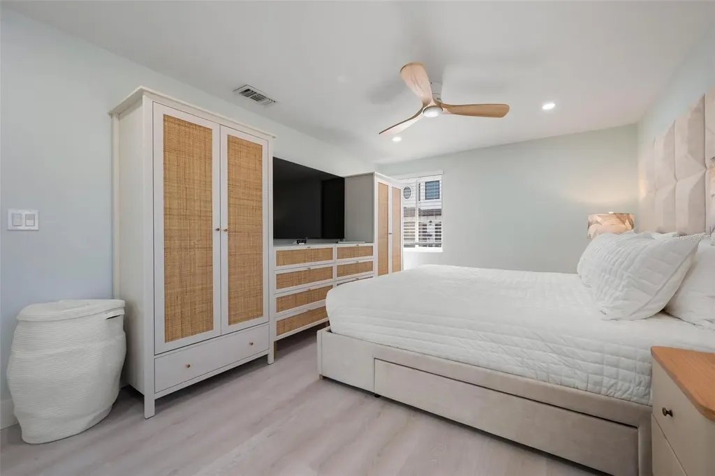 118 9th Street N Bradenton Beach FL 34217