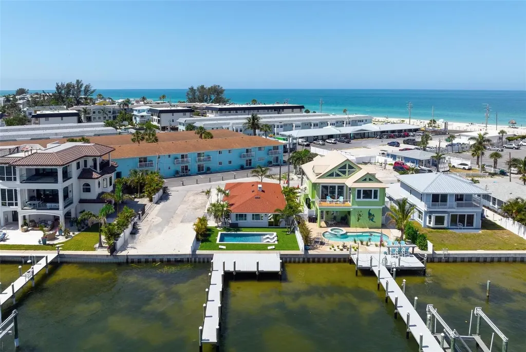 118 9th Street N Bradenton Beach FL 34217